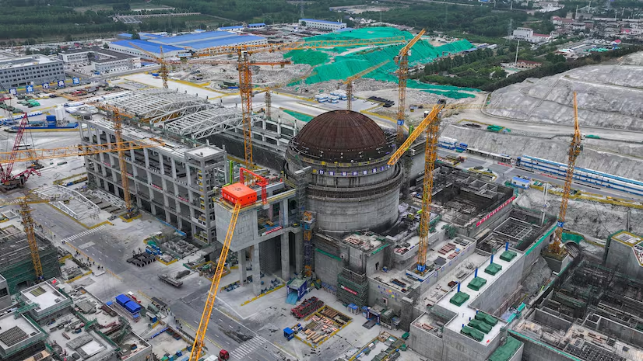 China approved 11 nuclear reactors across five sites. Image: Bloomberg